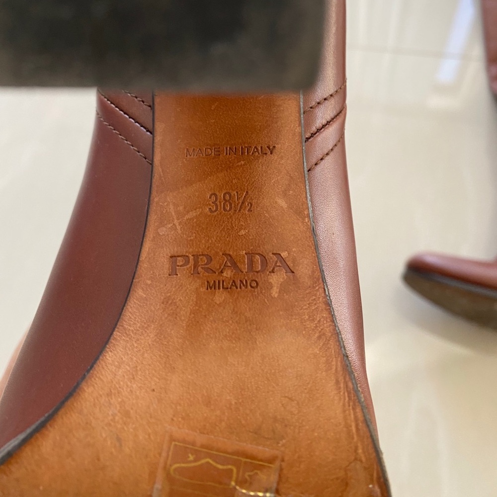 Prada boots amazing condition!!